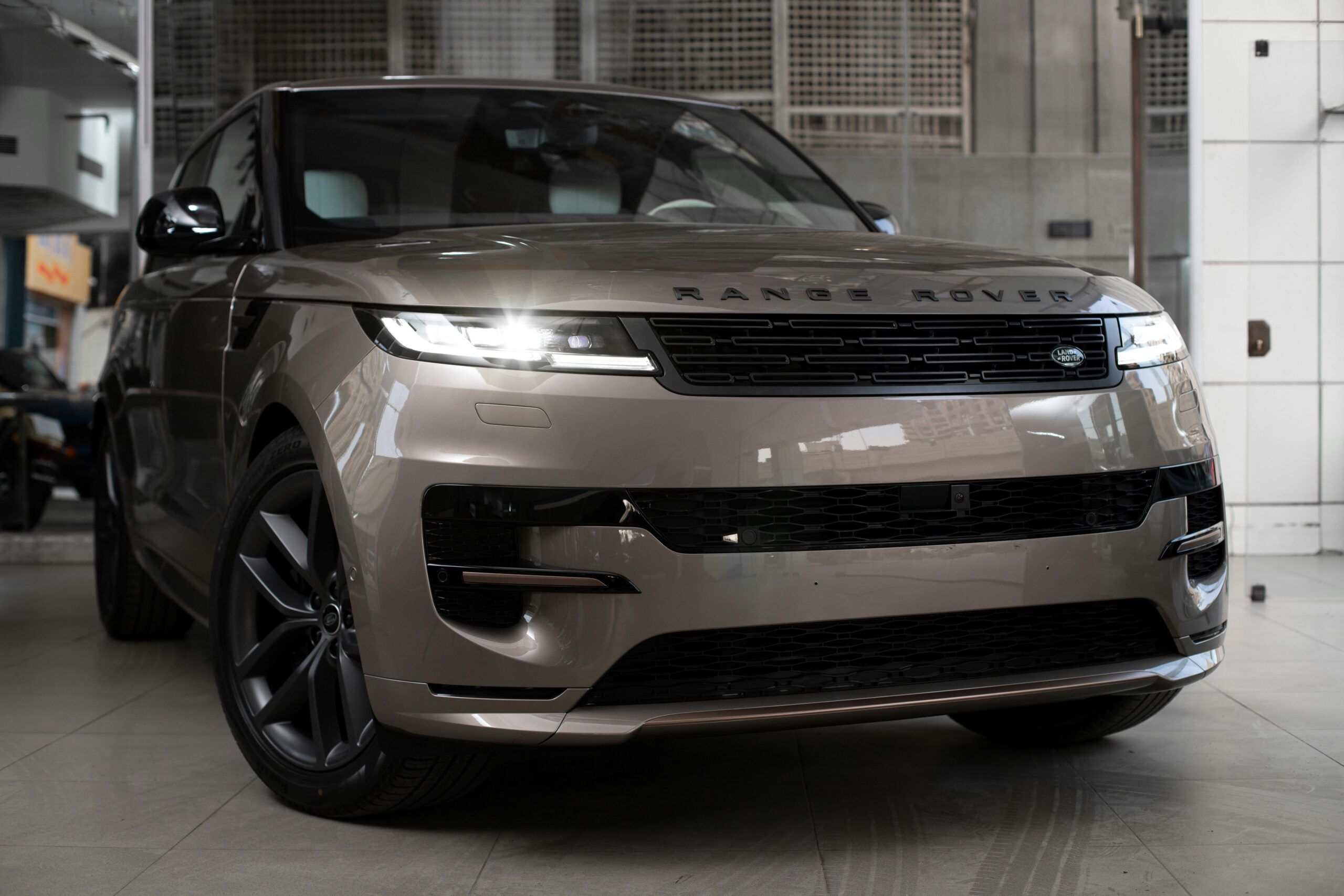 rent a Range Rover Sport